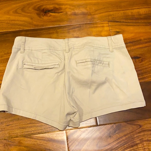 Arizona shorts - Picture 2 of 3